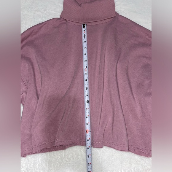 American Eagle Oversized Dust Rose Pink Sweater Cropped Turtle Cowl Neck Medium - Picture 5 of 6